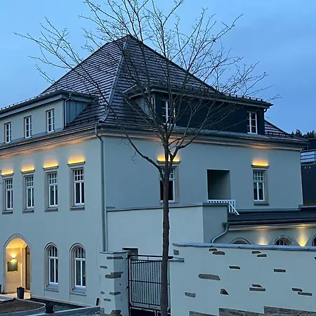 Stadtpalais Belle Etage - Historische Nahe Theater Und Soletherme Appartement